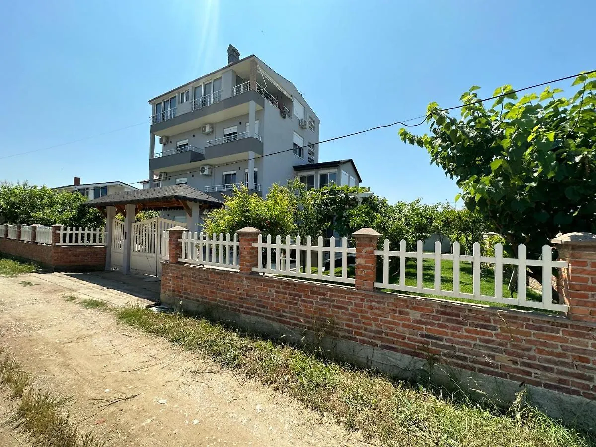 Lalzi Rental Apartments location
